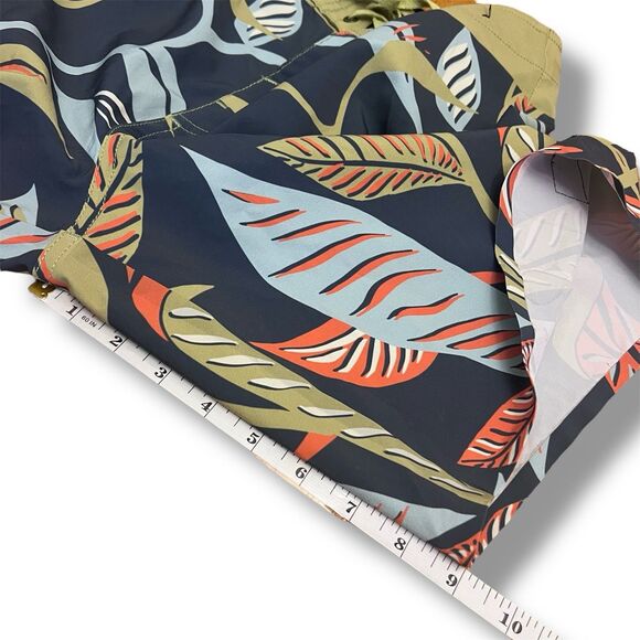 Dark‎ Seas Swim Trunks Mens 32 Board Shorts - Picture 9 of 9